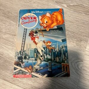 Vintage Oliver & Company Chapter Book